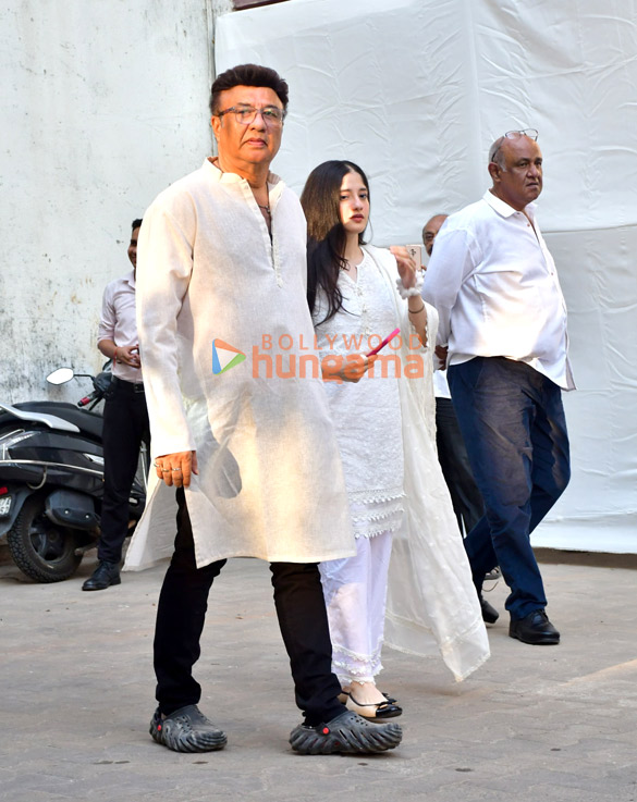 photos vicky kaushal ayan mukerji others snapped at deb mukherjees prayer meet 3