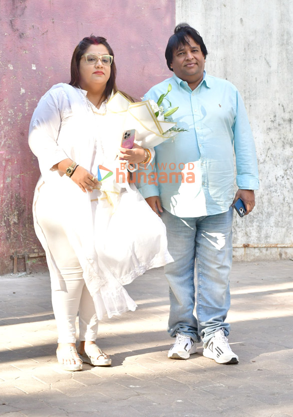 photos vicky kaushal ayan mukerji others snapped at deb mukherjees prayer meet 8