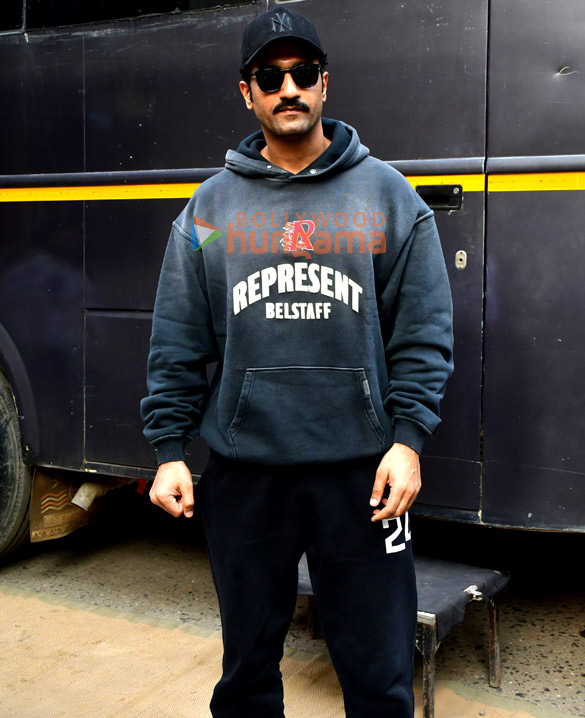 Photos: Vicky Kaushal, Malaika Arora and Manisha Rani snapped on the sets of Hip Hop India 2 Photos: Vicky Kaushal, Malaika Arora and Manisha Rani snapped on the sets of Hip Hop India 2