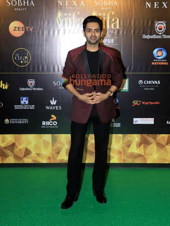 photos vijay varma aparshakti khurana abhishek banerjee and others grace the green carpet of iifa awards 2025 39