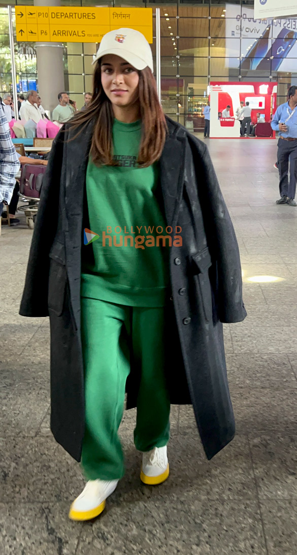 Photos: Wamiqa Gabbi, Pooja Chopra, Sunidhi Chauhan and others snapped at the airport Photos: Wamiqa Gabbi, Pooja Chopra, Sunidhi Chauhan and others snapped at the airport