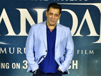 Sikandar trailer launch: Salman Khan praises his fans: “Picture acchi ho ya buri ho, woh 100 crore toh paar kara hi dete hai!” Sikandar trailer launch: Salman Khan praises his fans: “Picture acchi ho ya buri ho, woh 100 crore toh paar kara hi dete hai!”