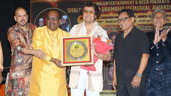 Sonu Nigam, Agam Kumar Nigam, Anup Jalota, Manoj Muntashir, Jaspinder Narula and others were snapped at the Shri Shankar Shambhu Memorial Awards 2025