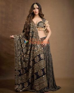 Mouni Roy