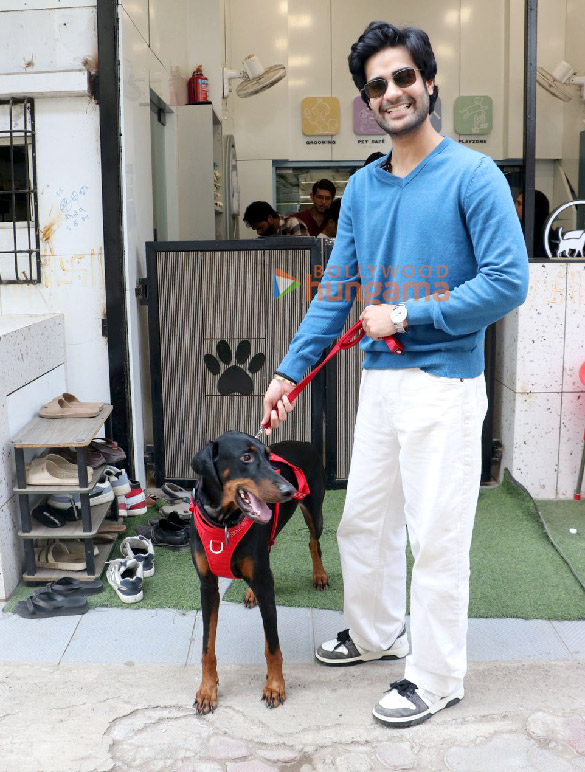 photos aaman devgan snapped with his dog in versova 2