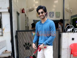 Photos: Aaman Devgan snapped with his dog in Versova