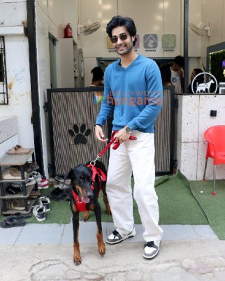 Photos: Aaman Devgan snapped with his dog in Versova