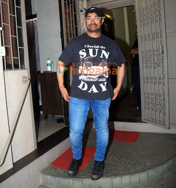 Photos: Aamir Khan snapped at dubbing studio in Bandra