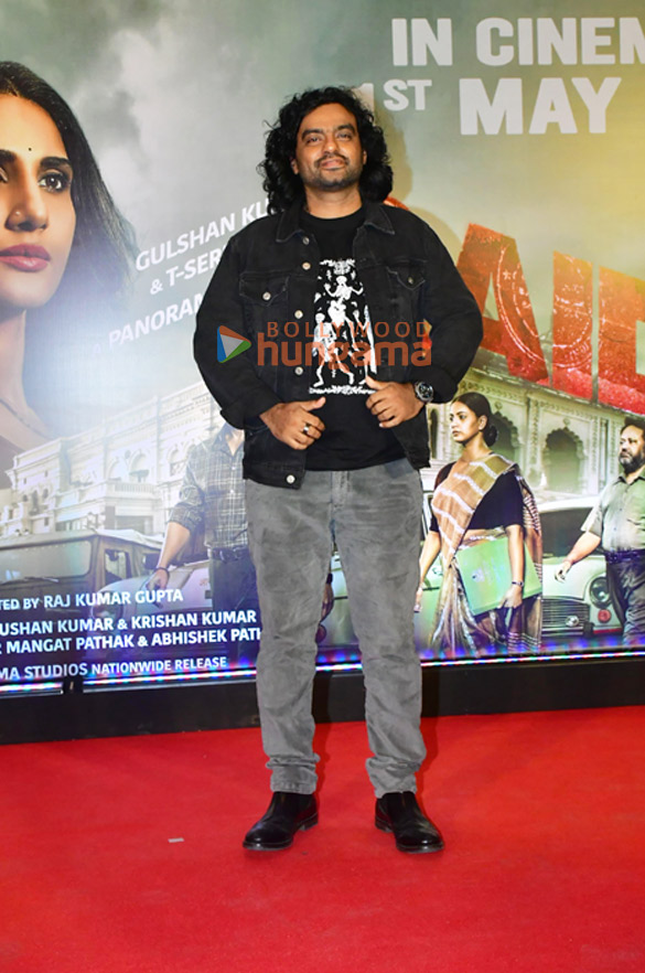 photos ajay devgn vaani kapoor raashii khanna and others grace the premiere of raid 2 12