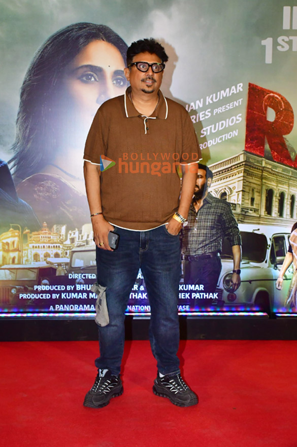 photos ajay devgn vaani kapoor raashii khanna and others grace the premiere of raid 2 7