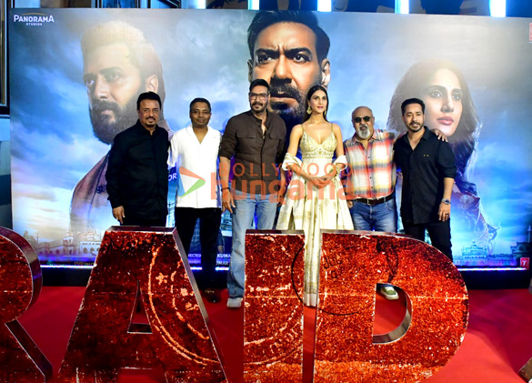 photos ajay devgn vaani kapoor and others grace the trailer launch of raid 2 3