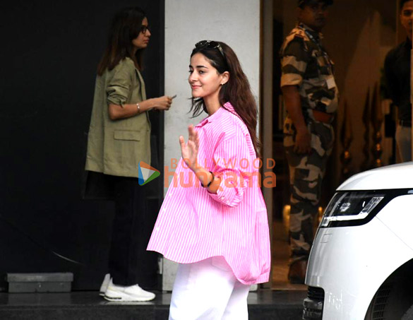photos akshay kumar ananya panday and karan johar snapped in kalina airport 2