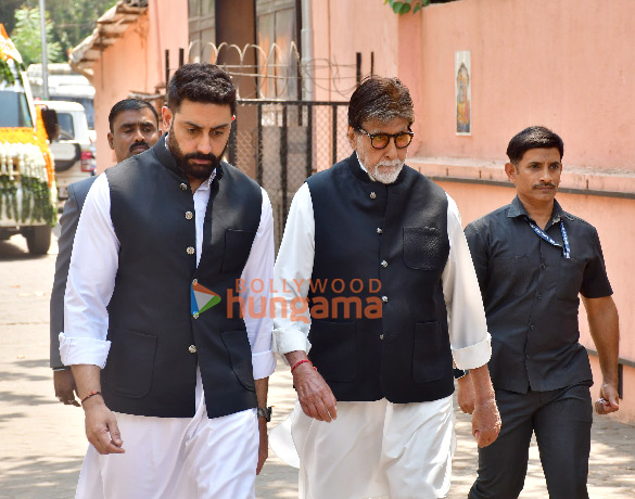 photos celebs attend manoj kumars funeral 1 3