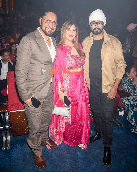 photos celebs attend the baisakhi di raat punjab icon awards 2025 13