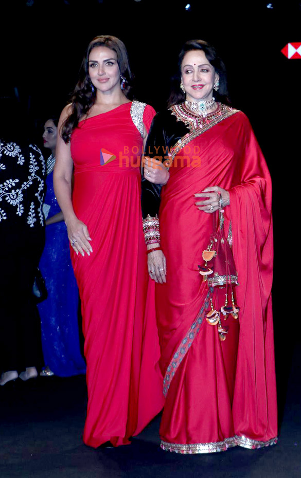 photos hema malini esha deol sonal chauhan and others grace the bombay times fashion week 2025 1