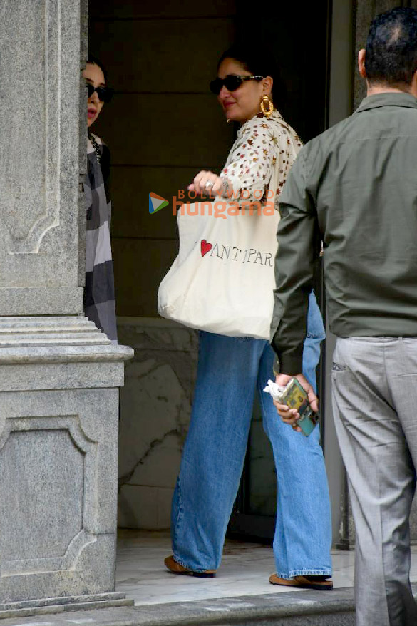 photos kareena kapoor khan and karisma kapoor snapped at randhir kapoors residence in bandra 6