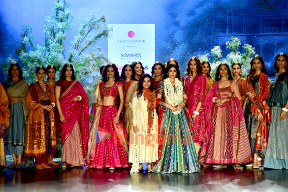 photos kritika kamra and kanika kapoor turn showstoppers for swati kapoors at bombay times fashion week 2025 1