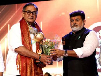 Photos: Mahesh Manjrekar, Anup Jalota, Divyanka Tripathi and others grace ITFS Awards 2025 Photos: Mahesh Manjrekar, Anup Jalota, Divyanka Tripathi and others grace ITFS Awards 2025