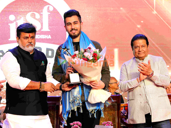 photos mahesh manjrekar anup jalota divyanka tripathi and others grace itfs awards 2025 11