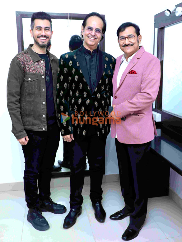 photos mahesh manjrekar anup jalota divyanka tripathi and others grace itfs awards 2025 15