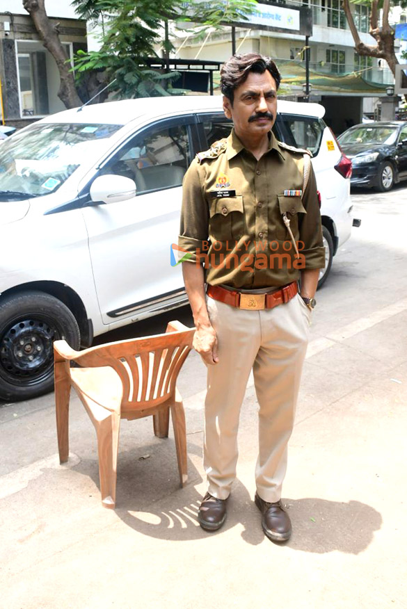 photos nawazuddin siddiqui snapped in khar 5