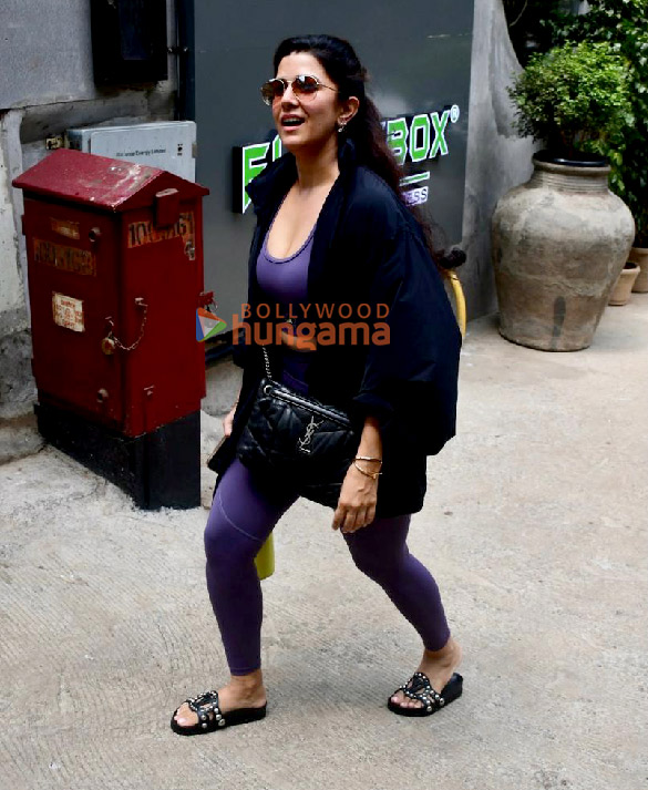 photos nimrat kaur snapped outside a gym in bandra 2