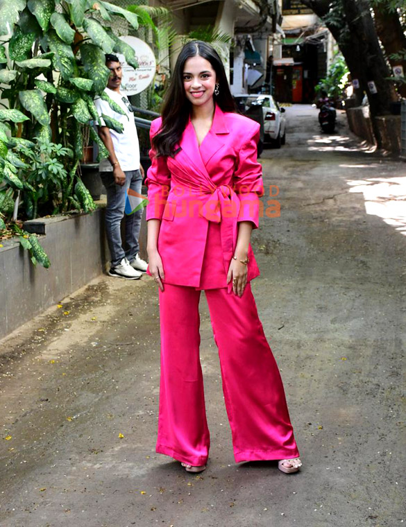 photos nitanshi goel snapped outside krome studios in bandra 1