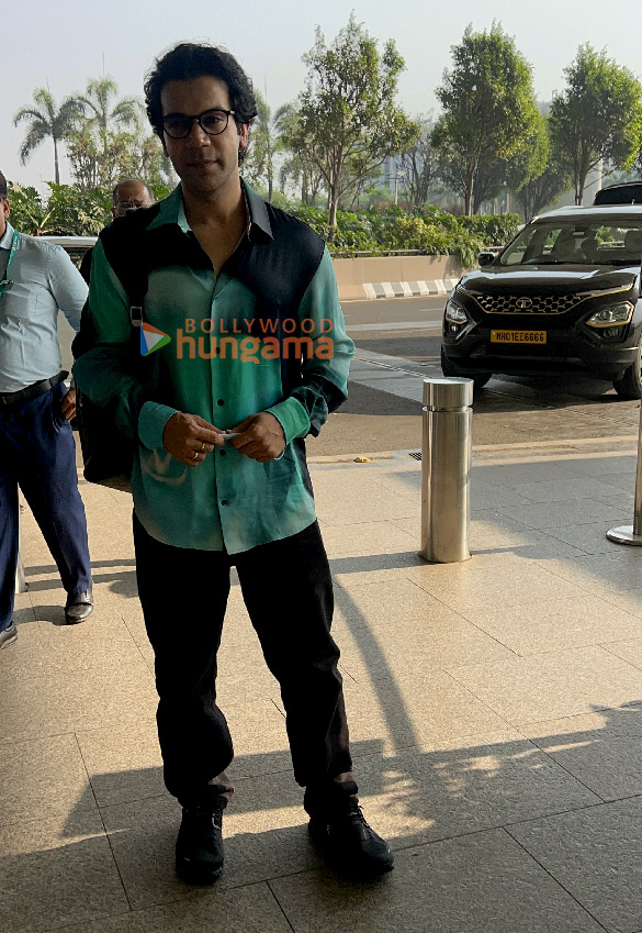 Photos: Rajkummar Rao, Elli AvrRam, Arjun Rampal and others snapped at the airport Photos: Rajkummar Rao, Elli AvrRam, Arjun Rampal and others snapped at the airport