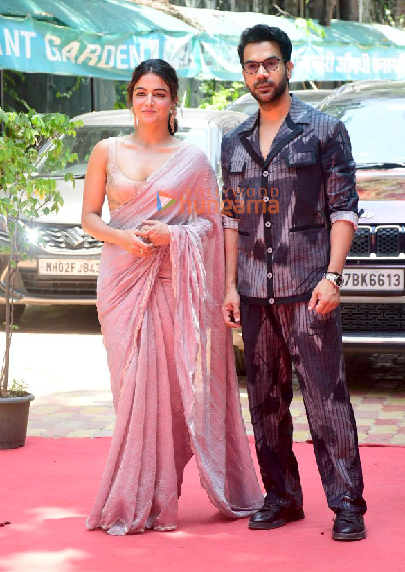 Photos: Rajkummar Rao and Wamiqa Gabbi promote their film Bhool Chuk Maaf at National College Photos: Rajkummar Rao and Wamiqa Gabbi promote their film Bhool Chuk Maaf at National College