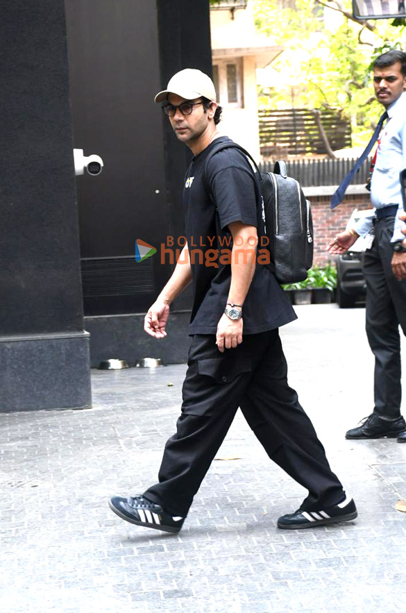 Photos: Rajkummar Rao spotted outside Excel Entertainment’s office in Bandra Photos: Rajkummar Rao spotted outside Excel Entertainment’s office in Bandra