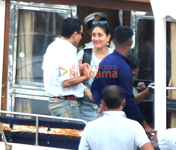 photos saif ali khan and kareena kapoor khan snapped at gateway of india 2