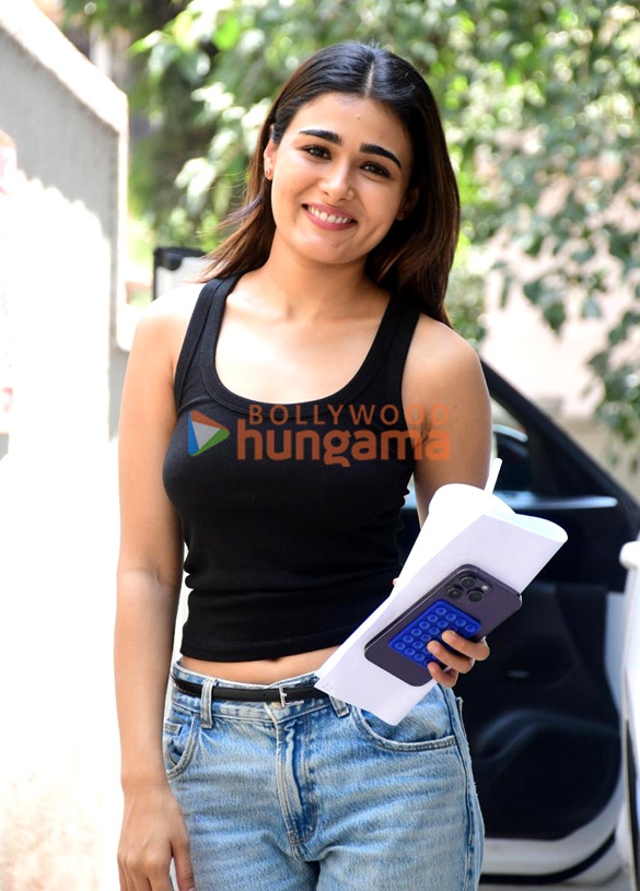 Photos: Shalini Pandey snapped in Bandra Photos: Shalini Pandey snapped in Bandra