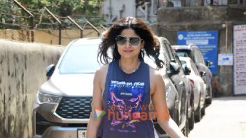 Photos: Shamita Shetty snapped outside a dental clinic in Khar