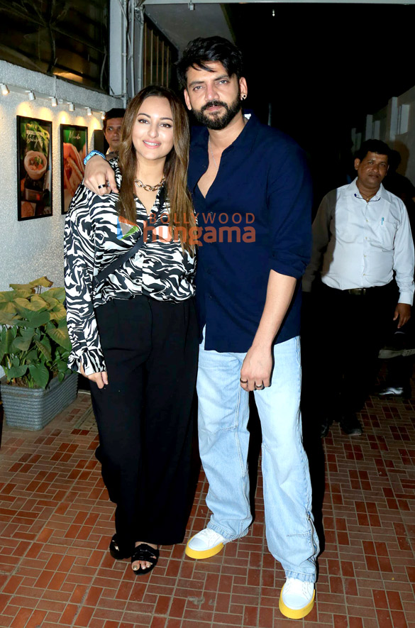 photos sonakshi sinha and zaheer iqbal snapped at izumi in bandra 3