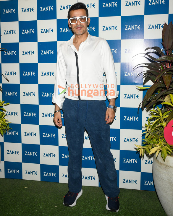 photos sonu nigam bhagyashree shilpa shetty kundra raj kundra shamita shetty and others were snapped at karan bawas baisakhi s 18