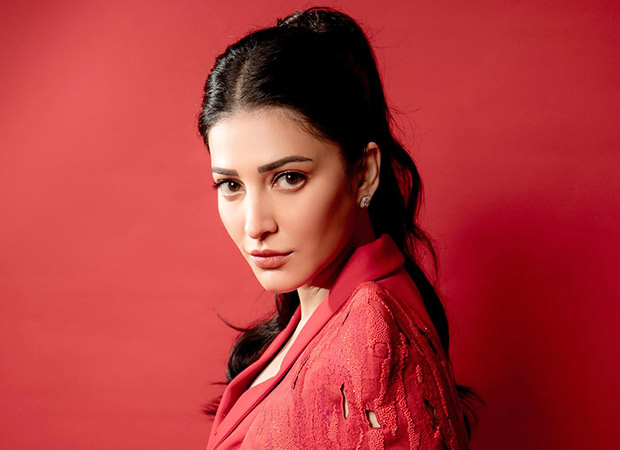 Shruti Haasan gives fans a sneak peek into her music rehearsals
