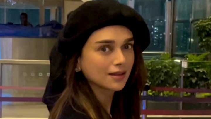 Bibbojaan ka not so desi airport look
