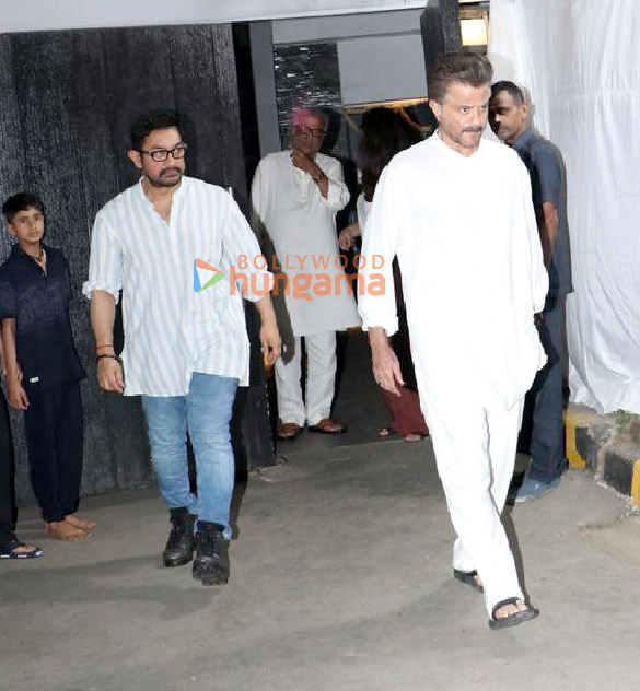 Photos: Aamir Khan, Arjun Kapoor and others snapped at Anil Kapoor’s late mother Nirmala Kapoor’s house Photos: Aamir Khan, Arjun Kapoor and others snapped at Anil Kapoor’s late mother Nirmala Kapoor’s house