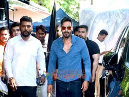 Photos: Ajay Devgn snapped at Mehboob Studio in Bandra