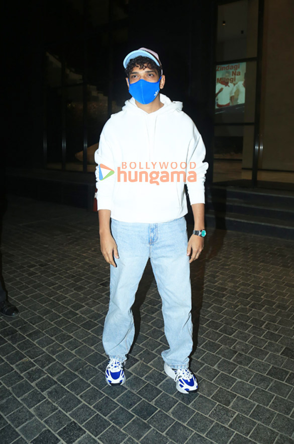 photos akansha ranjan kapoor amol parashar konkona sen sharma and others grace the special screening of gram chikitsalay 10277 3