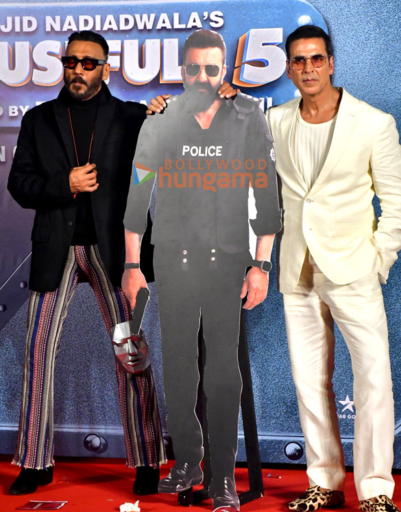 photos akshay kumar abhishek bachchan riteish deshmukh and others grace the trailer launch of housefull 5 15