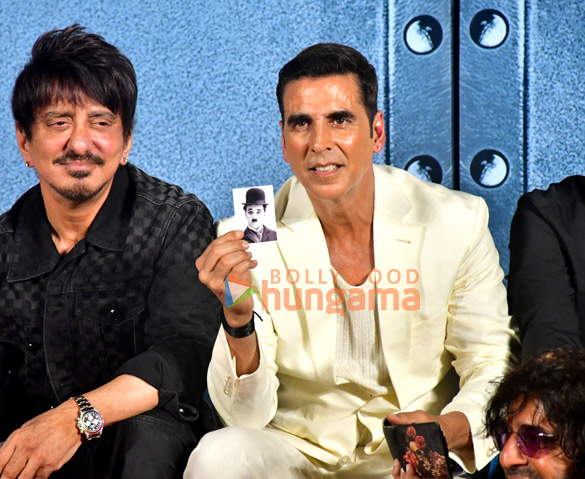 photos akshay kumar abhishek bachchan riteish deshmukh and others grace the trailer launch of housefull 5 7