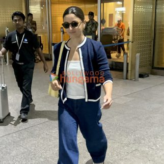 Photos: Alia Bhatt snapped at the airport