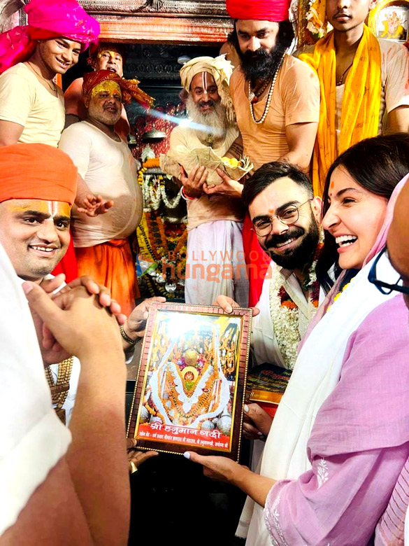 photos anushka sharma and virat kohli snapped while taking blessings at hanuman garhi temple in ayodhya 1