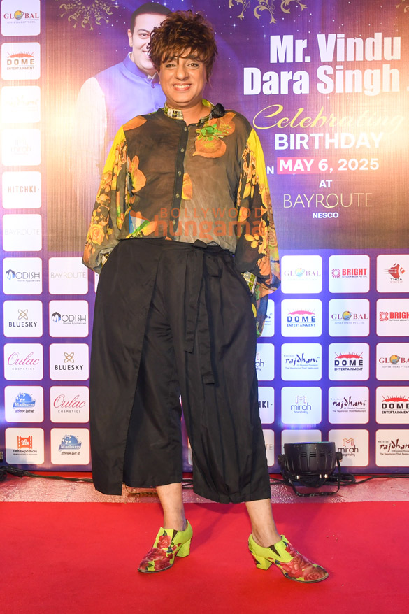 photos celebs grace vindu dara singhs birthday bash 6 5 6 16