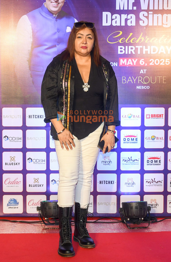 photos celebs grace vindu dara singhs birthday bash 6 5 6 24