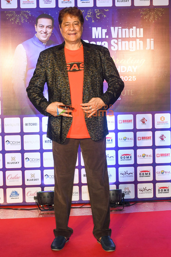 photos celebs grace vindu dara singhs birthday bash 6 5 6 27