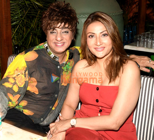 photos celebs grace vindu dara singhs birthday bash 8 3