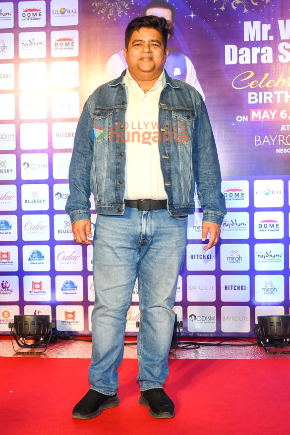 photos celebs grace vindu dara singhs birthday bash 8 5