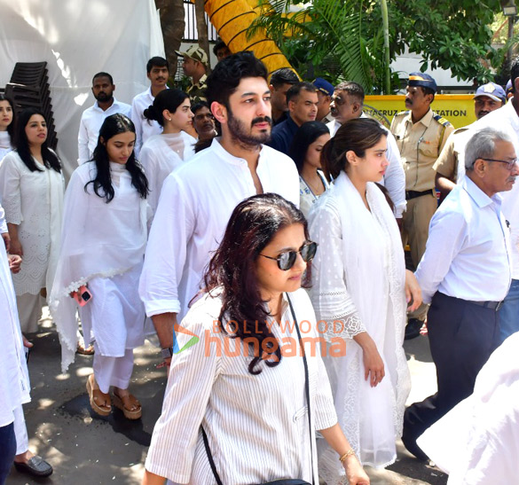 photos celebs snapped at the funeral of the late nirmala kapoor 10